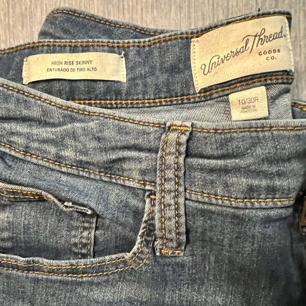 2/$25 Universal Thread Co. Women’s Size 10 High Rise Skinny Denim Jeans